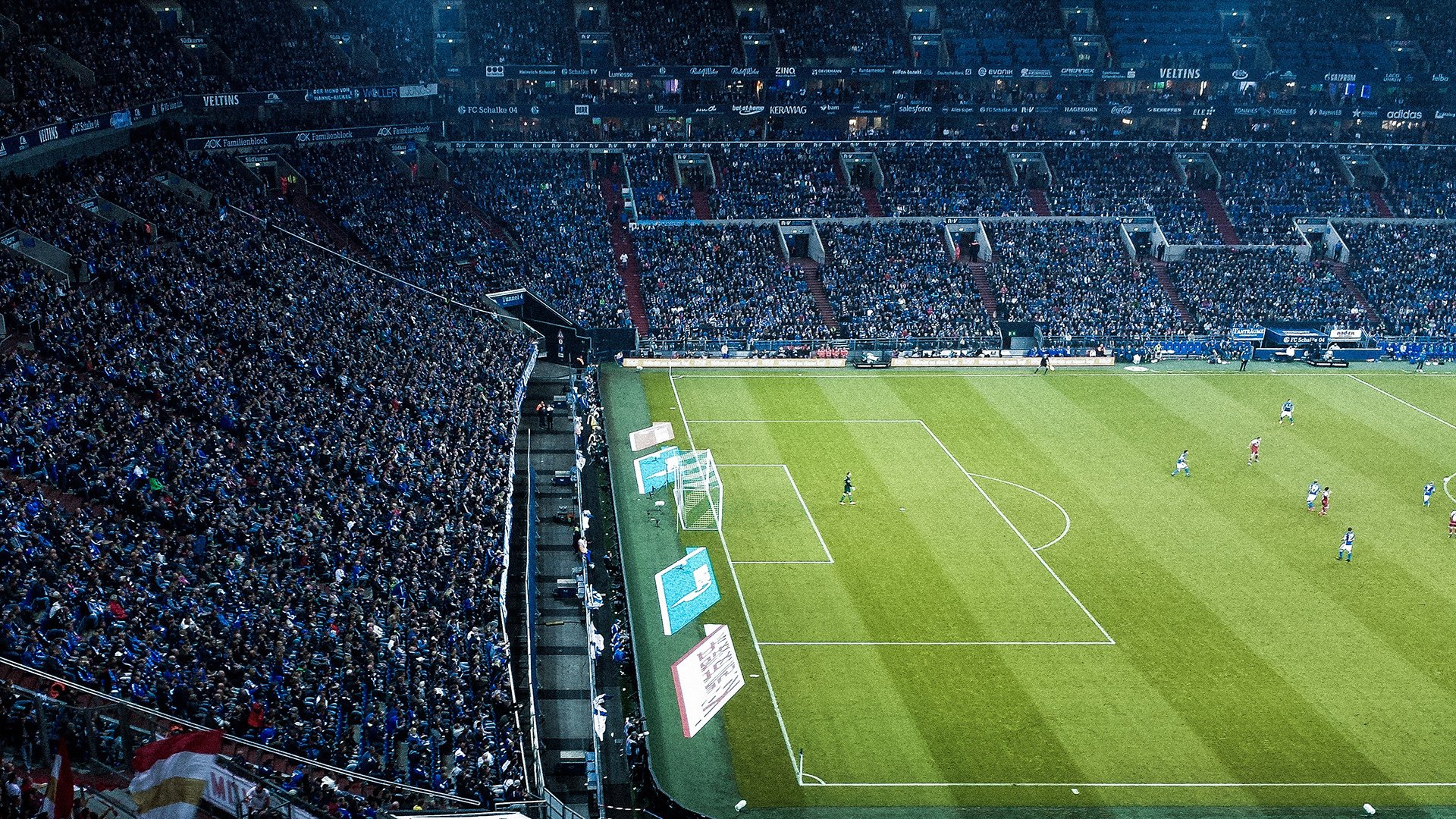 球星魅力：场上场下的多重角色解读，场上球员