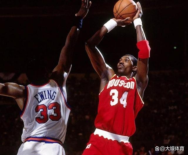 包含爱游戏体育：NBA球星纪录片：讲述奥拉朱旺的梦幻舞步的词条